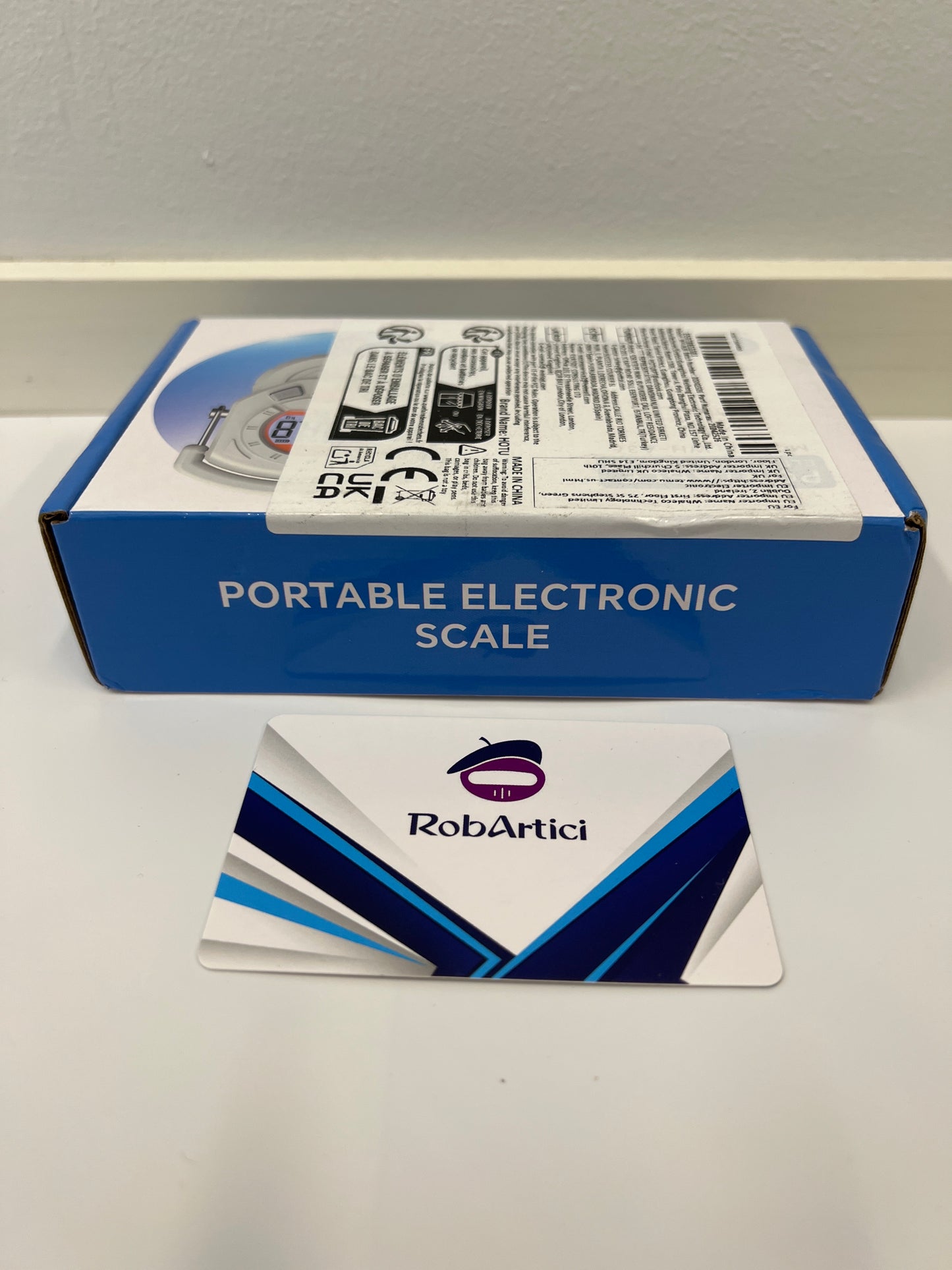 High precision handheld electronic scale retail packaging.