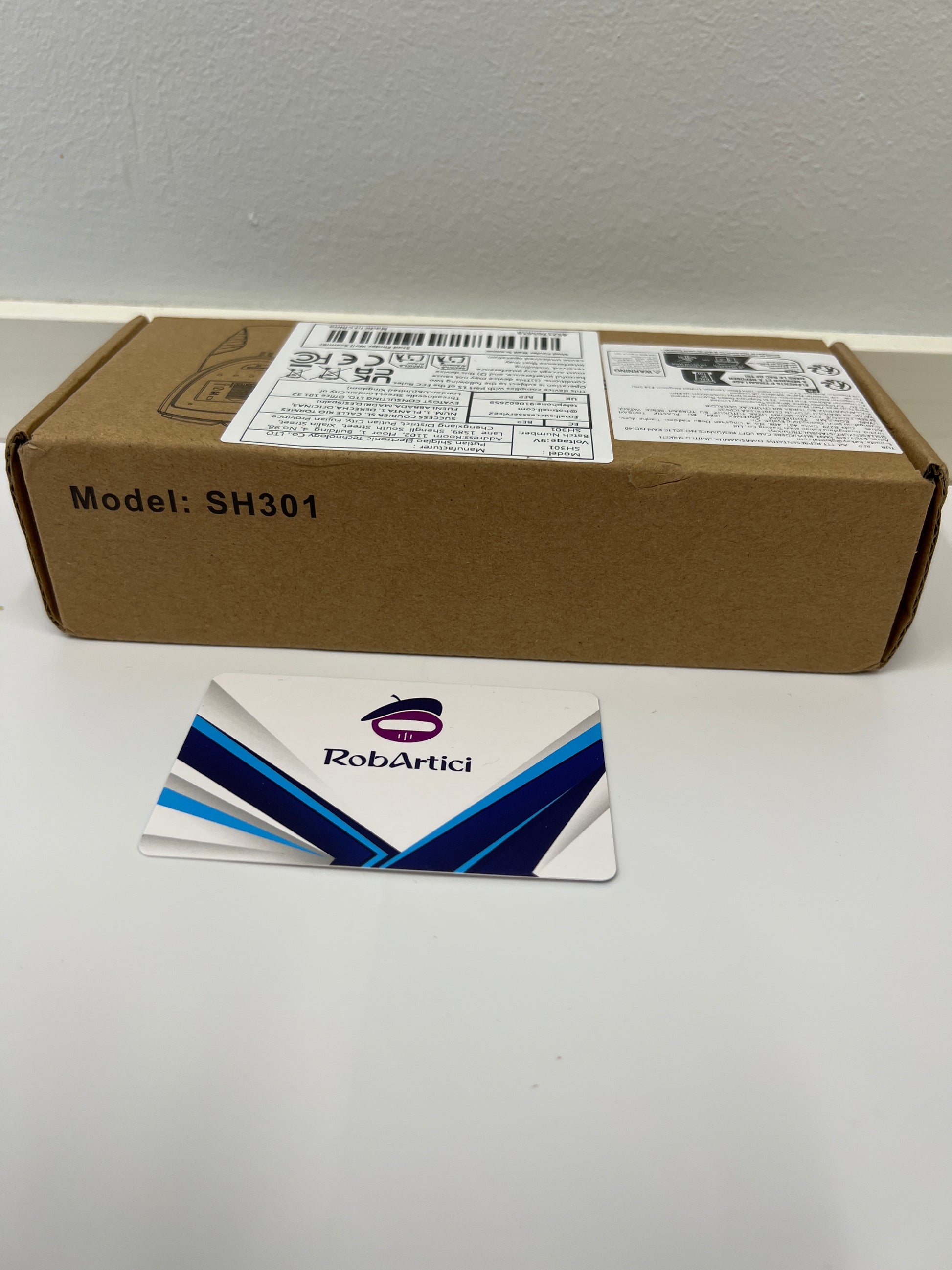 SH301 stud finder wall scanner retail packaging.
