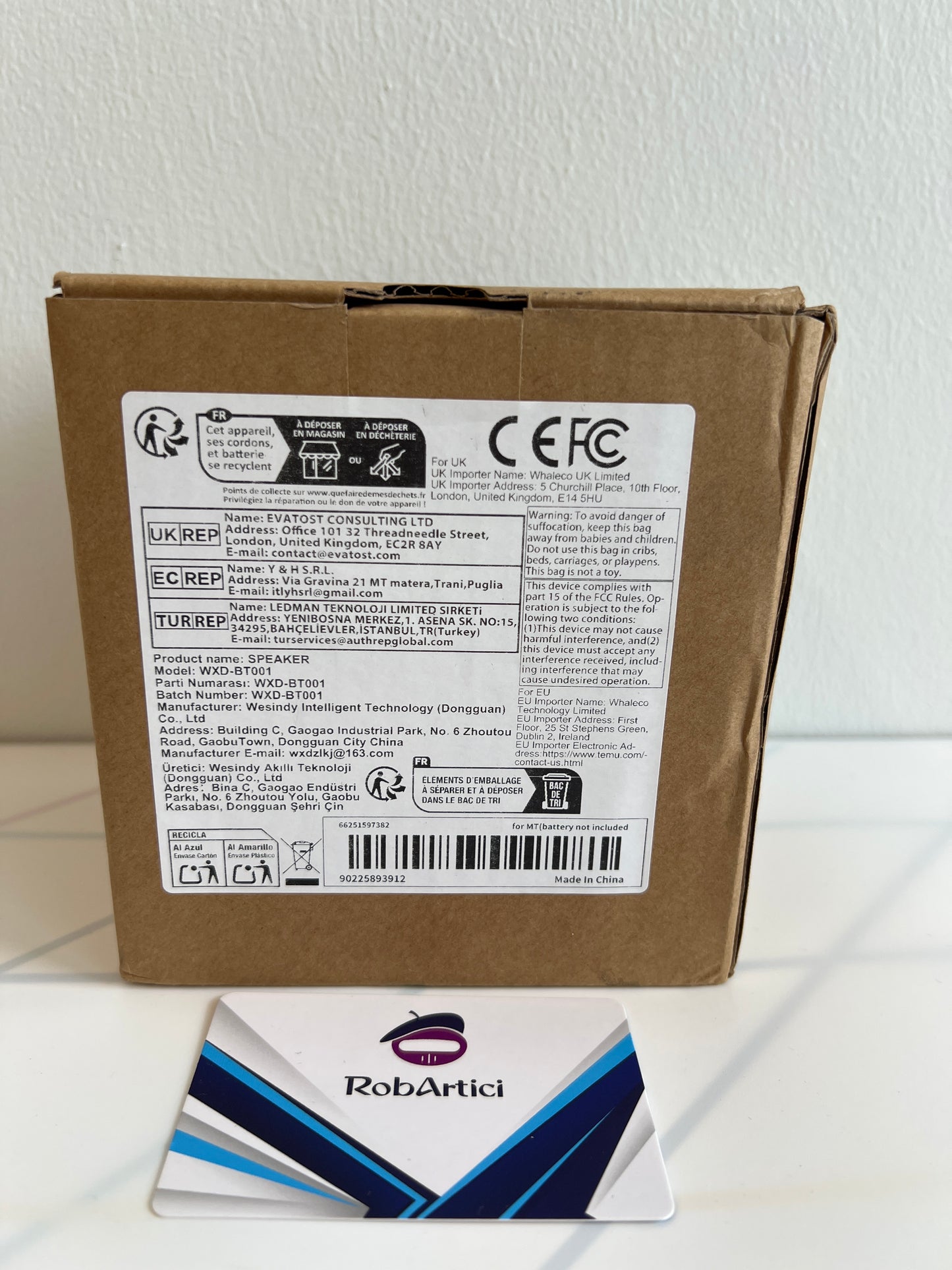 WXD-BT001 wireless Bluetooth speaker packaging box highlighting product information. 