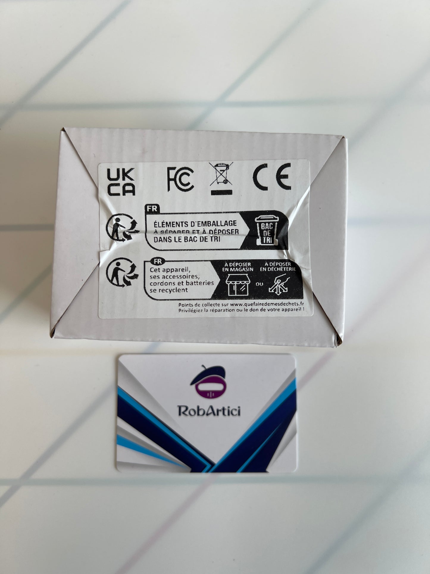 MAK12 battery adapter retail packaging box.