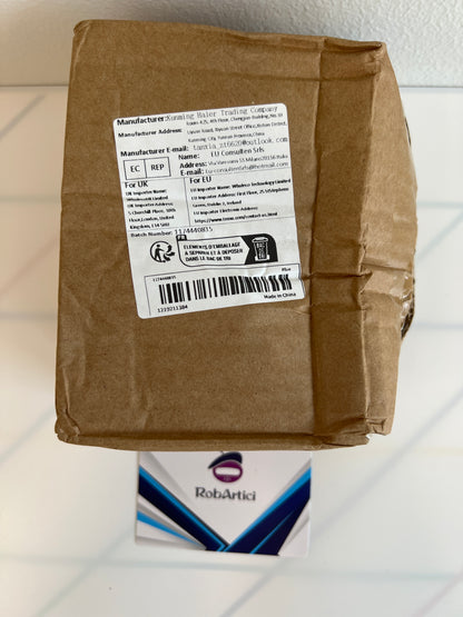 5pcs Makita battery wall mount retail packaging.